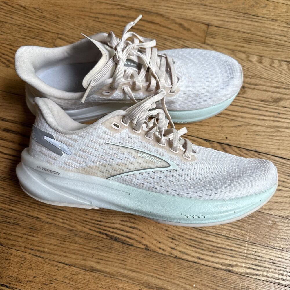 BROOKS Women’s Hyperion Speed Running Shoe SIZE 8.5 Med B Crystal Grey Training